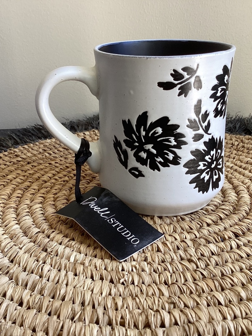 NWT Dwell Studio 20 fl oz Ceramic Black n White Floral Coffee Mug